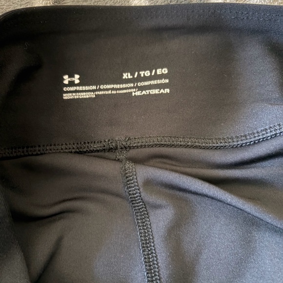 Under Armour Compression Black Tights - Picture 2 of 2